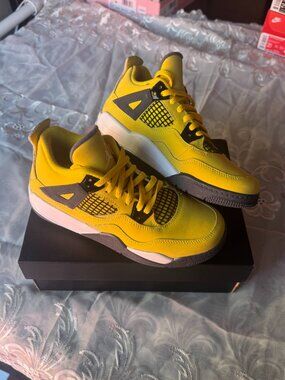 Nike Air Jordan 4 Retro Lightning